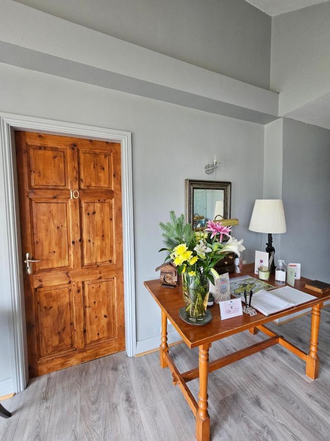 The Old Cable Historic House & Seafood Restaurant Hotel Waterville Bagian luar foto